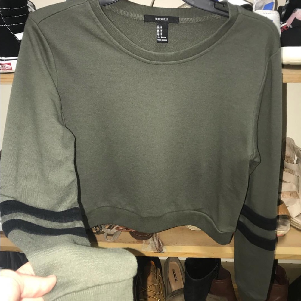 forever 21 cropped sweatshirt/sweater..